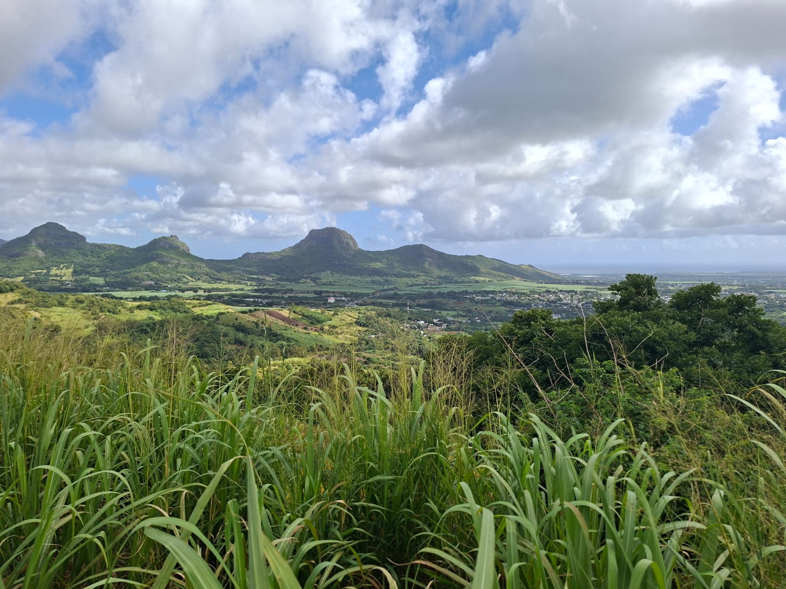 Terrain à Vendre à Les Mariannes, Île Maurice – Vue mer et montagnes